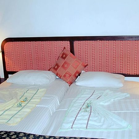 Hotel Araliya Villa 발라피티야 외부 사진
